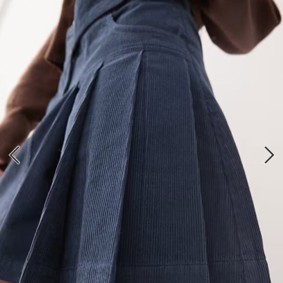 Reclaimed Vintage • navy corduroy pleated skirt - Picture 11 of 15